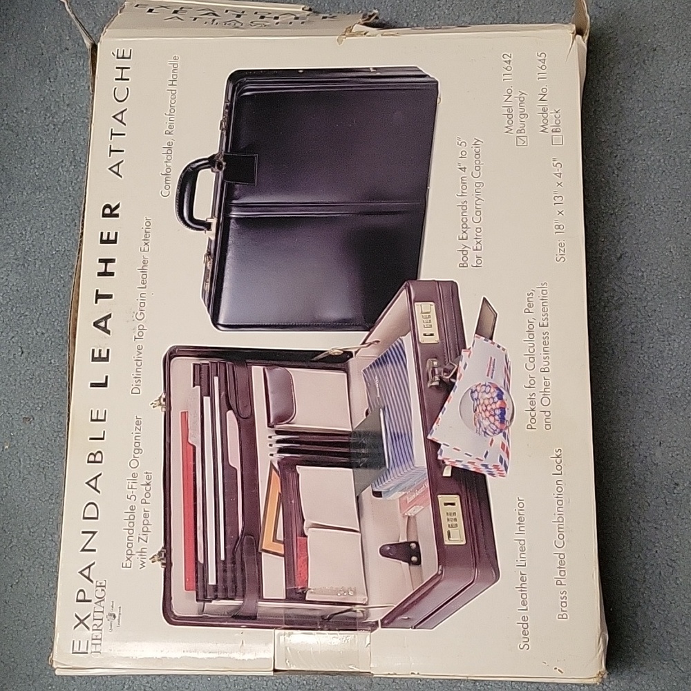 Expandable leather attache